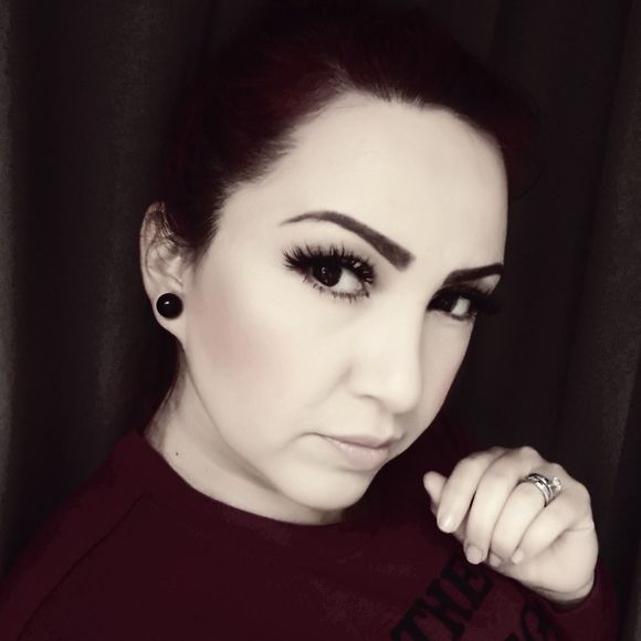 Meet your Posher, Karla - Picture 1 of 1